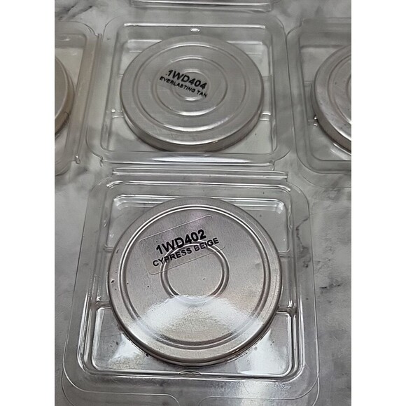 Palladio's Dual Wet and Dry Foundation Everlasting Tan-4 & Cypress Beige-1 - Picture 6 of 8